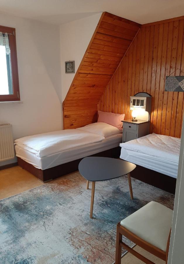 Haus Mit Ausblick 3 Schlafzimmer Wilkau-Hasslau ภายนอก รูปภาพ